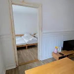 Cozy 2-bedroom In Vibrant *