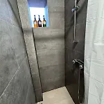 Cozy 2-bedroom In Vibrant شقة *