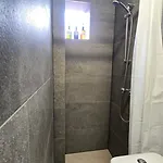 Apartment Cozy 2-bedroom In Vibrant