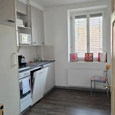 Cozy 2-bedroom In Vibrant Apartment