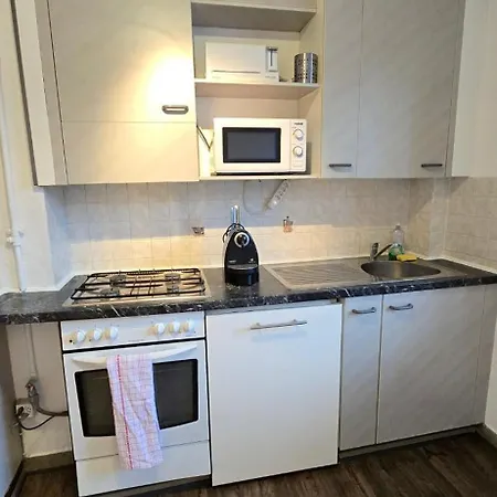 Cozy 2-bedroom In Vibrant *