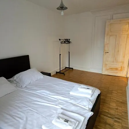 Cozy 2-bedroom In Vibrant *