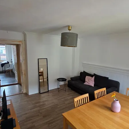 Cozy 2-bedroom In Vibrant *