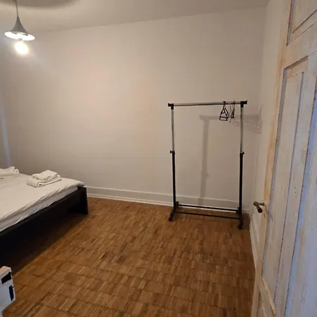 Cozy 2-bedroom In Vibrant Apartamento *