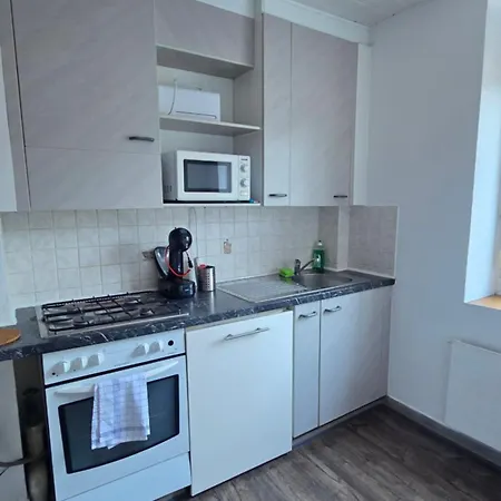 Cozy 2-bedroom In Vibrant * Zúrich
