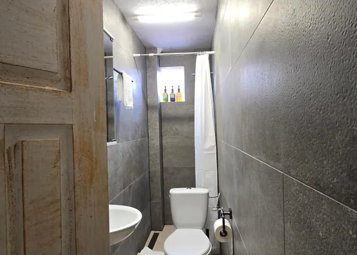 Cozy 2-bedroom In Vibrant *