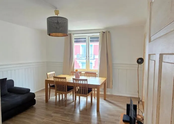 Cozy 2-bedroom In Vibrant * Цюрих