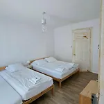 Cozy 2-bedroom In Vibrant *