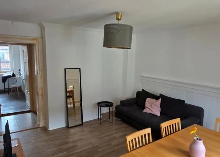 Cozy 2-bedroom In Vibrant *