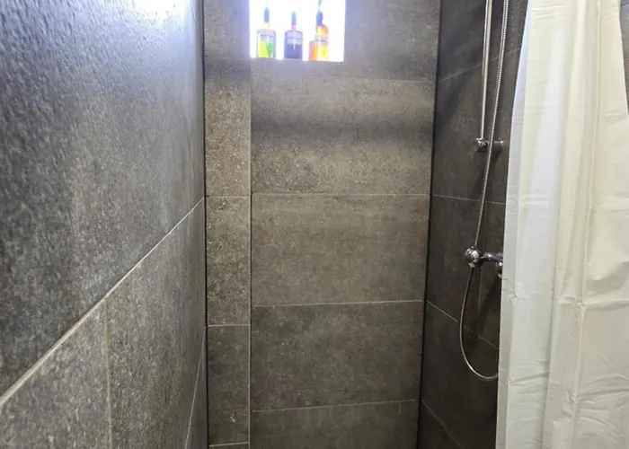 Apartman Cozy 2-bedroom In Vibrant